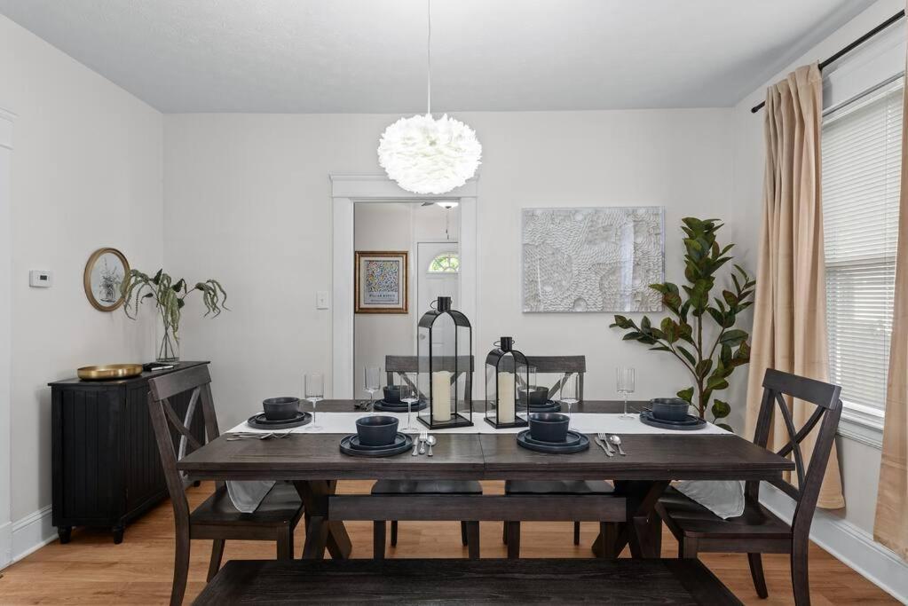 Charming Retreat In Cleveland Villa Exteriör bild